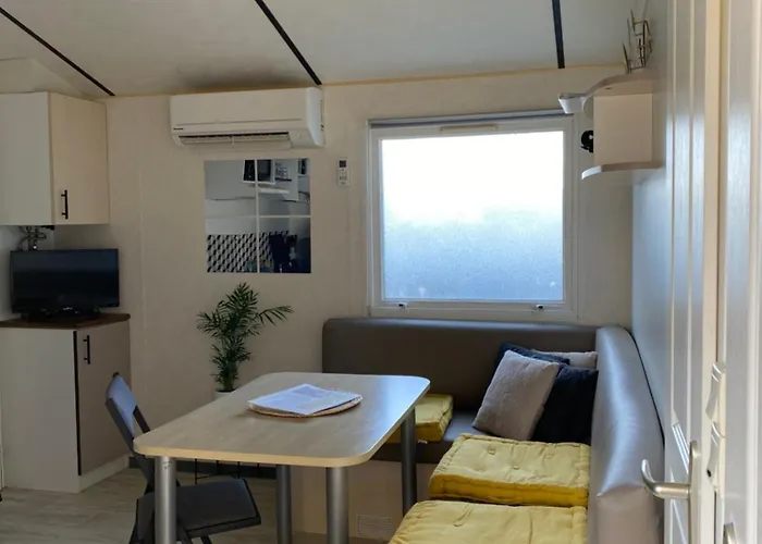 Mobil 4 Personnes Plein Coeur De La Vendee Proche Parc Du Puydufou *